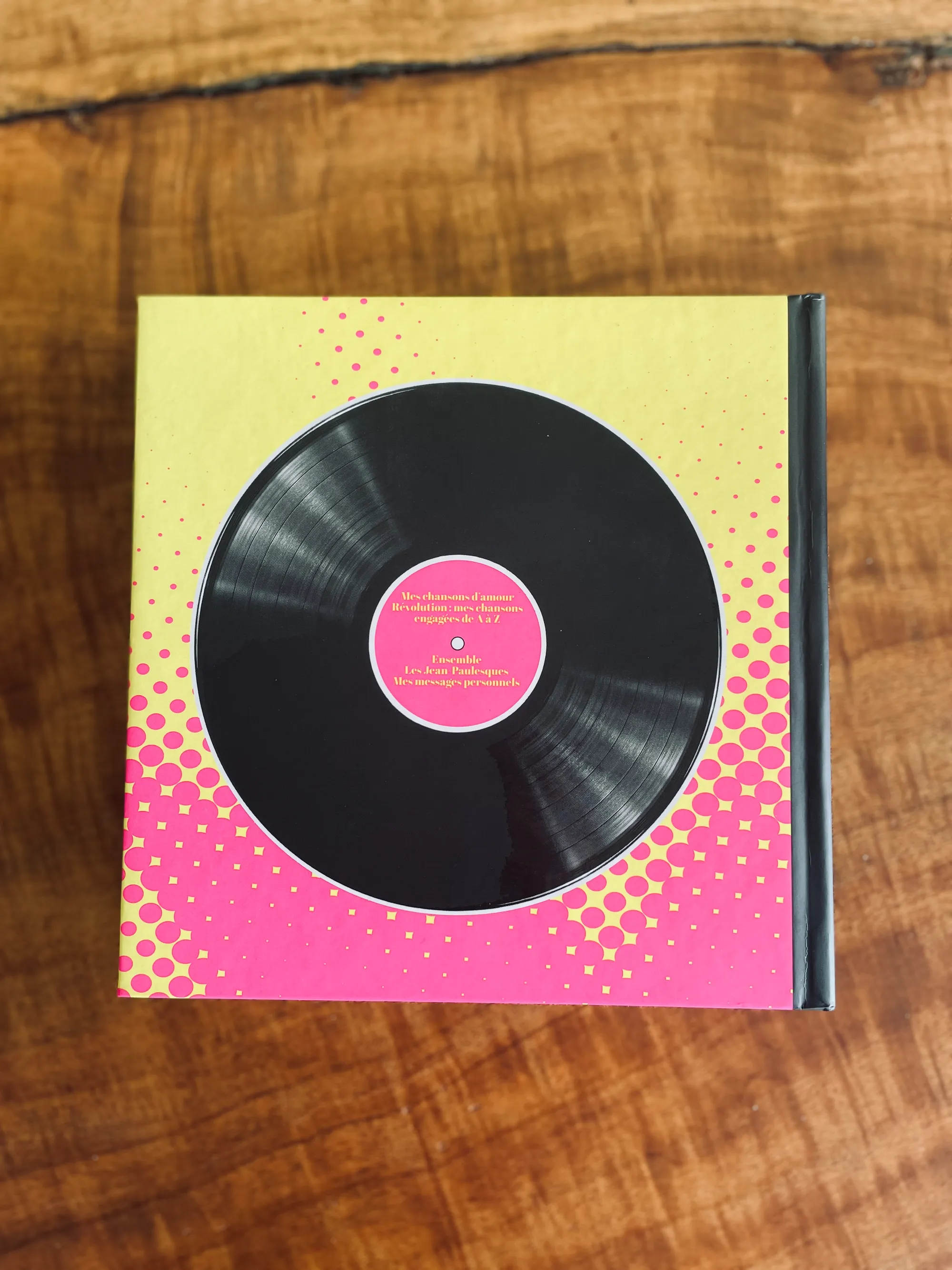 Quatrième de couverture d'un livre-disque réalisé au studio